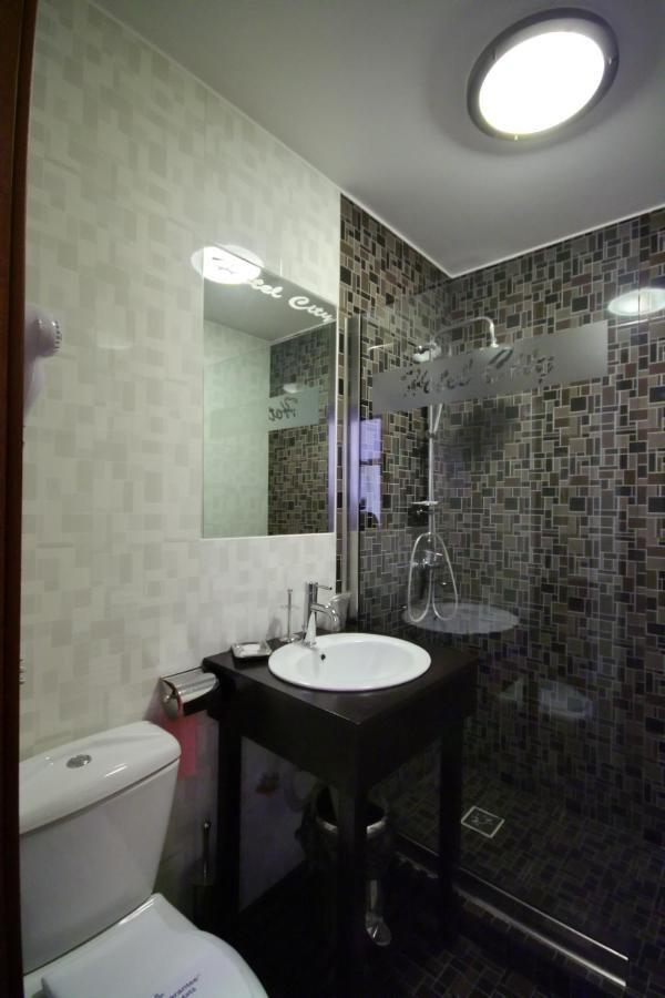 Hotel City Tulcea Bagian luar foto
